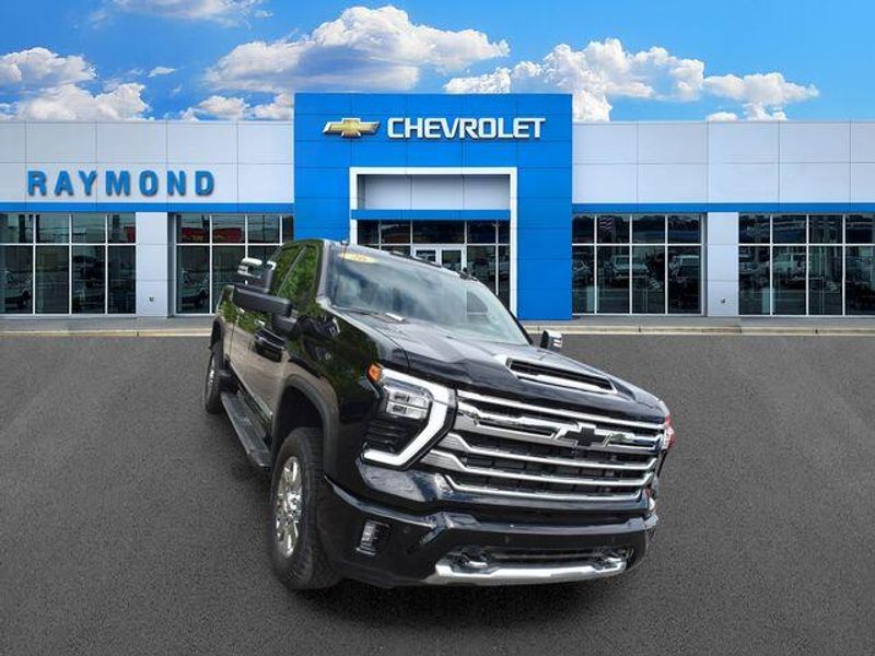 New 2026 Chevrolet Silverado 3500HD High CountryImage 10