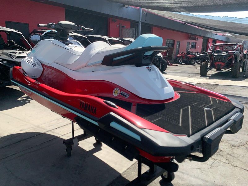 New 2025 Yamaha VX LIMITED Image 11