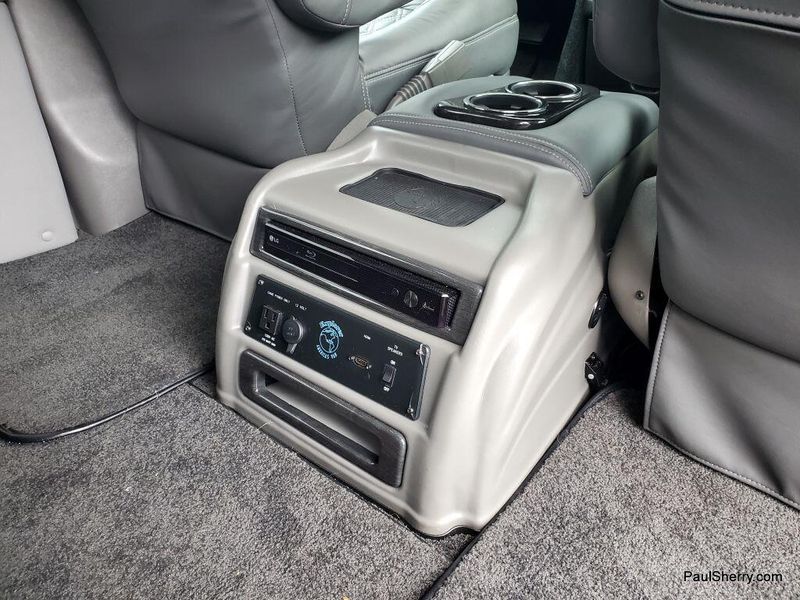 2022 GMC Savana Cargo Image 32