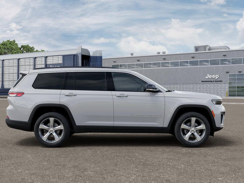 New 2026 Jeep Grand Cherokee L Limited 4x4Image 21