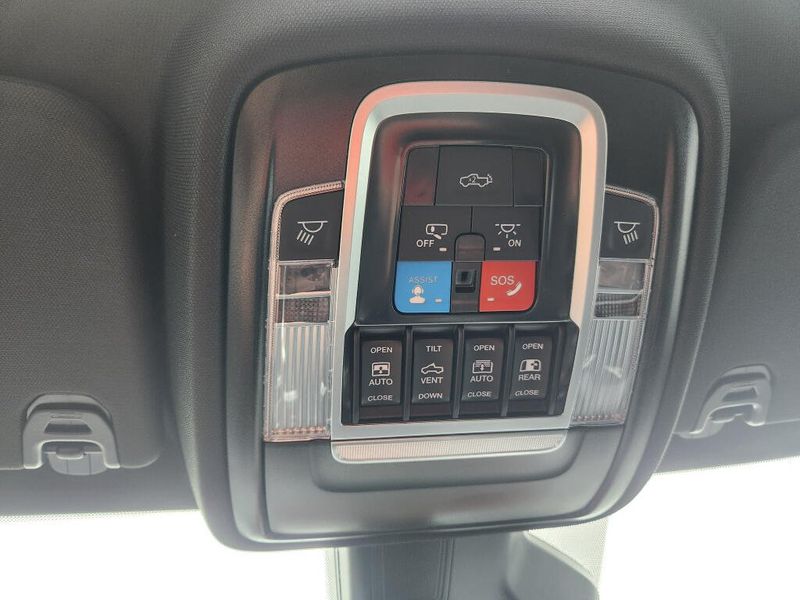 New 2026 RAM 1500 Laramie Crew Cab 4x4 5'7' Box