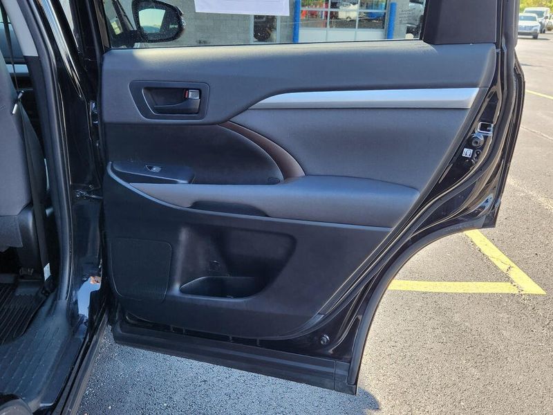 Used 2019 Toyota Highlander LE