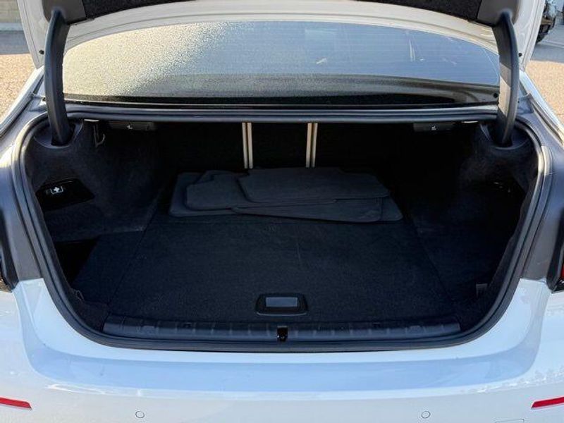 Used 2023 BMW 5 Series 530e iPerformanceImage 15