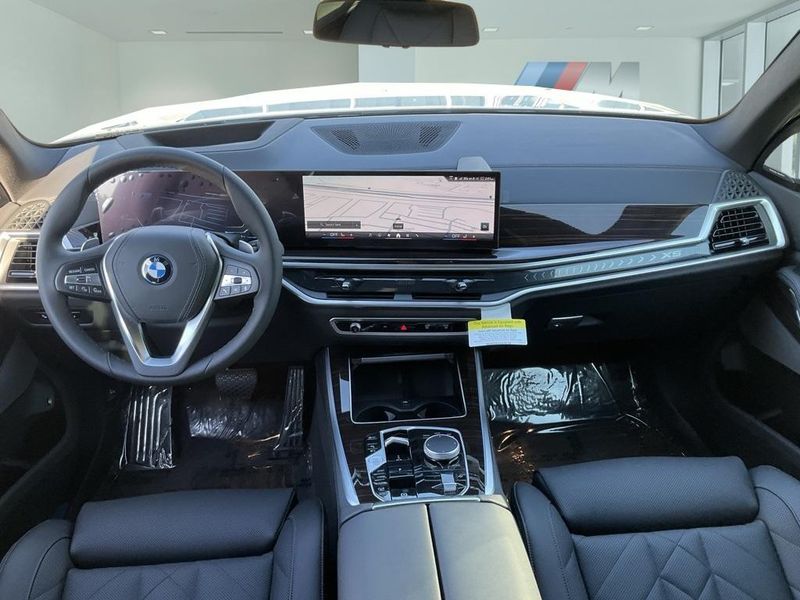 2025 BMW X5 xDrive50eImage 27