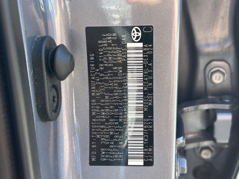 Used 2024 Toyota Corolla LEImage 32