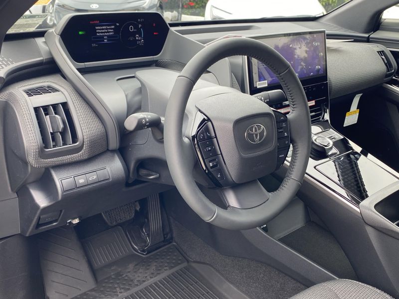 2025 Toyota bZ4X XLEImage 13