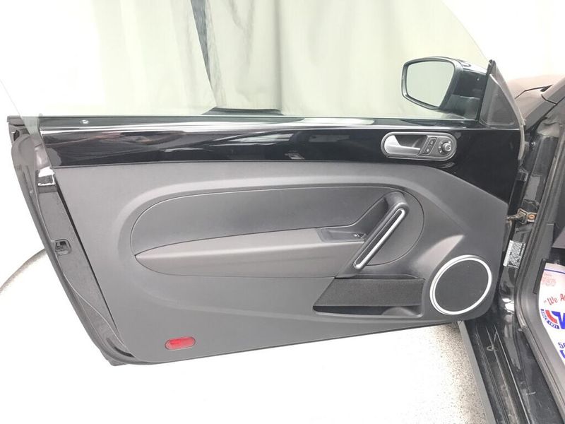 Used 2015 Volkswagen Beetle 1.8T w/SunImage 8