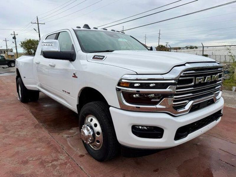 New 2027 RAM 3500 LaramieImage 3