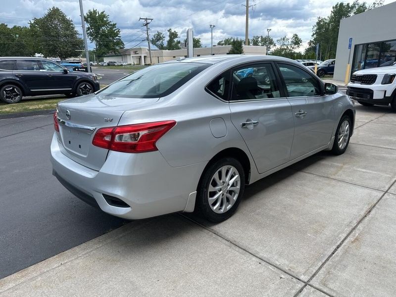 2018 Nissan Sentra SVImage 5