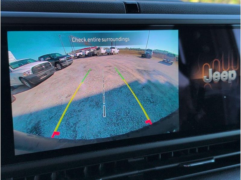 Used 2024 Jeep Wrangler WillysImage 15