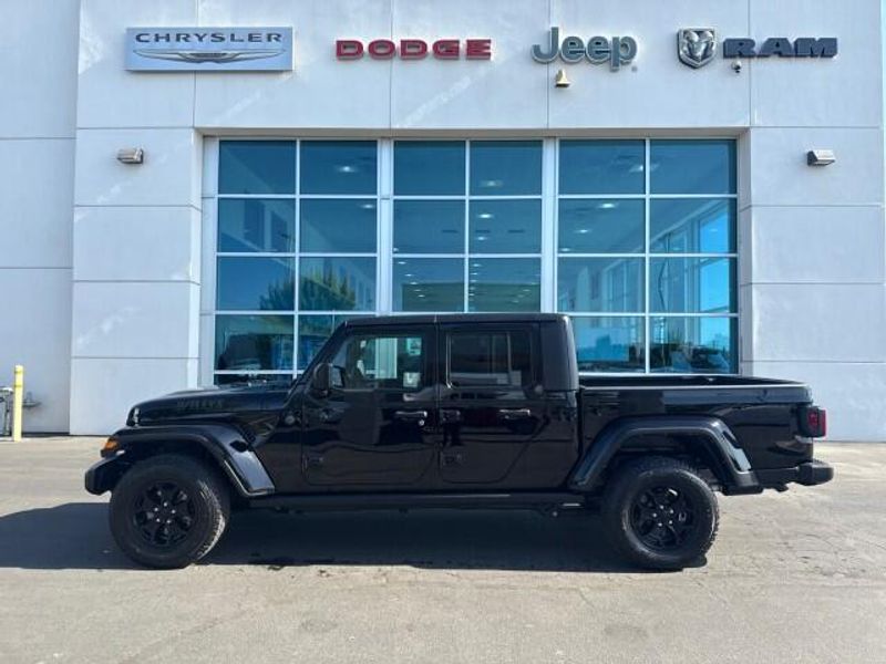 2021 Jeep Gladiator Sport S photo 4