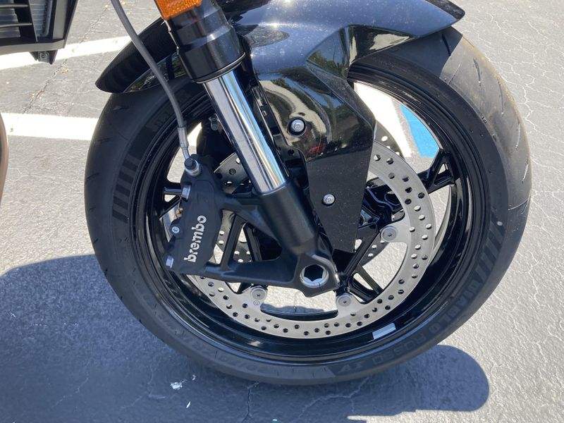 2025 BMW F 900 R