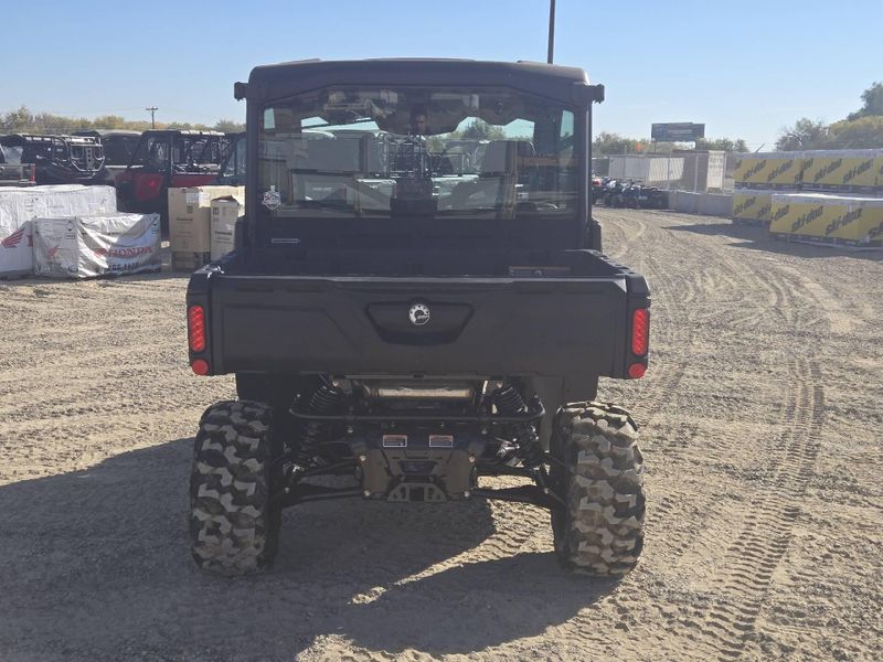 New 2026 Can-Am DEF DPS CAB HD9 Image 7