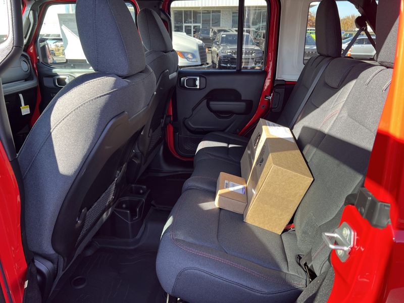 New 2026 Jeep Wrangler 4-door RubiconImage 16