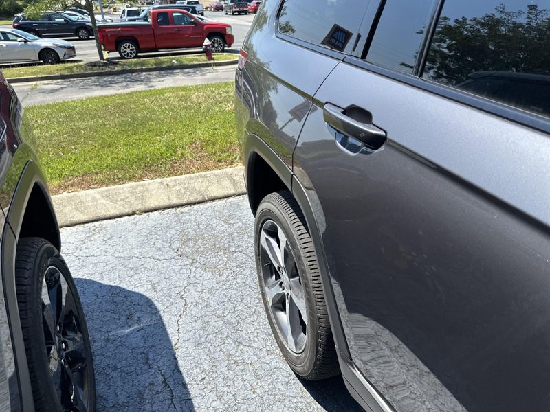 New 2025 Jeep Grand Cherokee L Limited 4x4Image 6