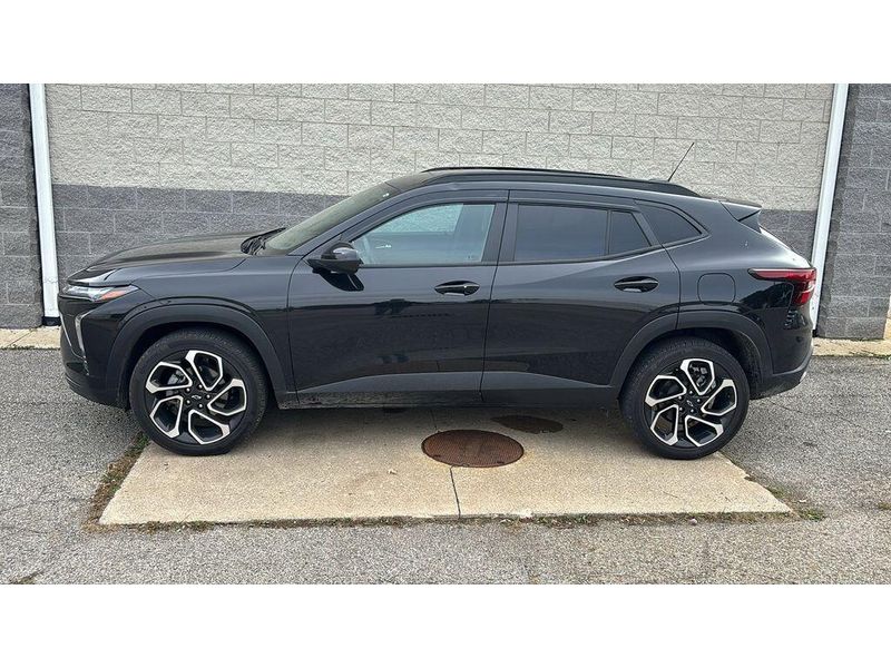 Used 2024 Chevrolet Trax 2RSImage 2