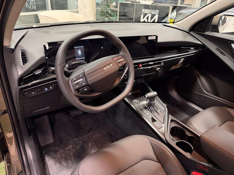 New 2027 Kia Niro LXImage 8
