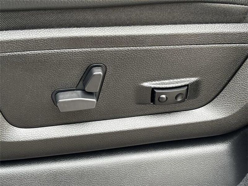 2024 Ram 2500 Laramie photo 19