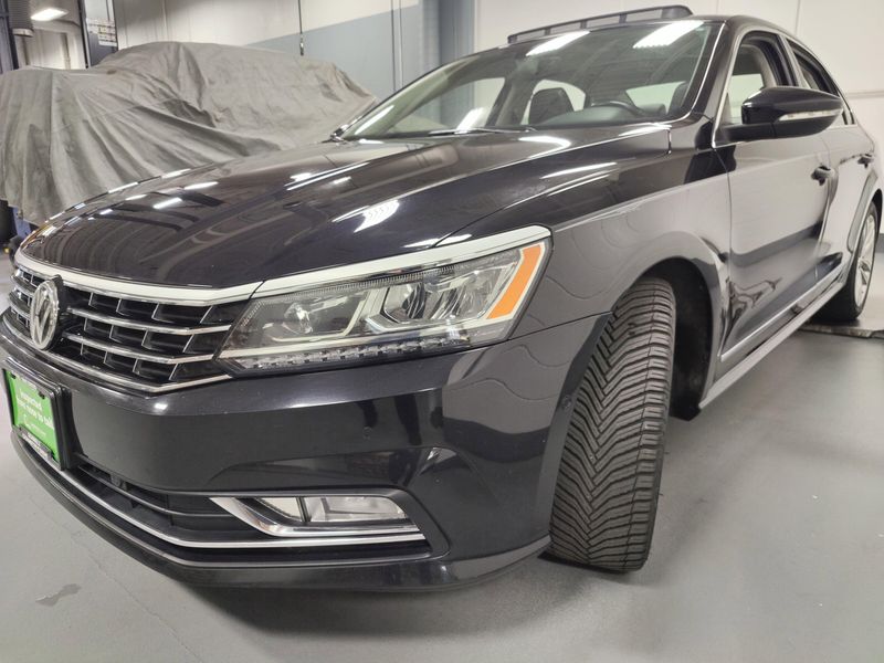 Used 2017 Volkswagen Passat SEL Premium w/Sunroof/NavImage 9