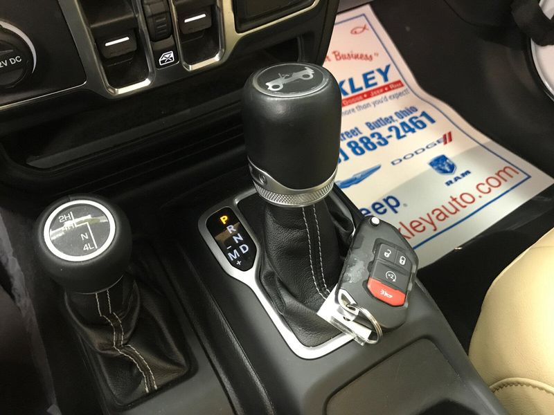 2019 Jeep Wrangler Unlimited SaharaImage 8