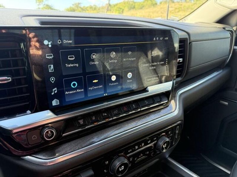2024 Chevrolet Silverado 2500HD LT photo 26