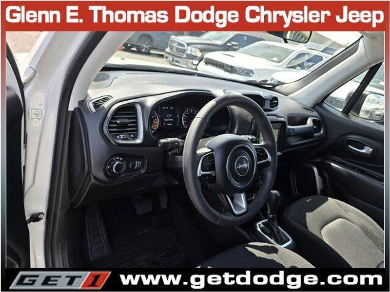 2023 Jeep Renegade Latitude Upland photo 11