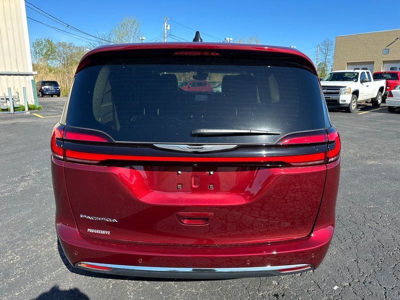 2023 Chrysler Pacifica Touring LImage 14