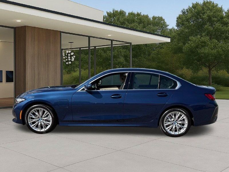 Used 2024 BMW 3 Series 330e iPerformanceImage 13