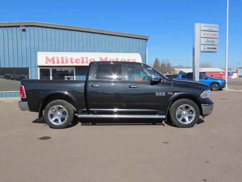 Used 2017 RAM 1500 Laramie 4x4 4dr Crew Cab 5.5 ft. SB PickupImage 1