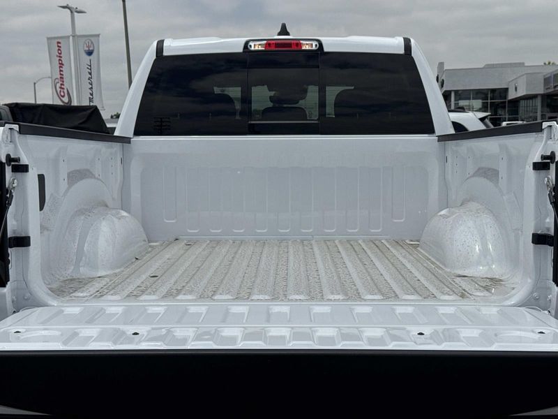 New 2026 RAM 1500 Big Horn Crew Cab 4x2 5'7' Box