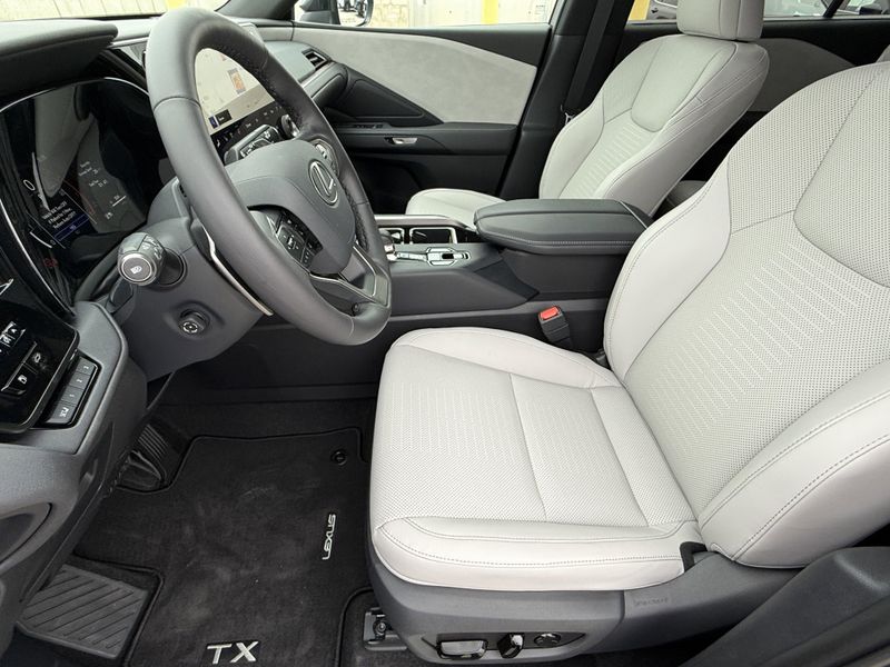 2025 LEXUS TX 350 PremiumImage 19