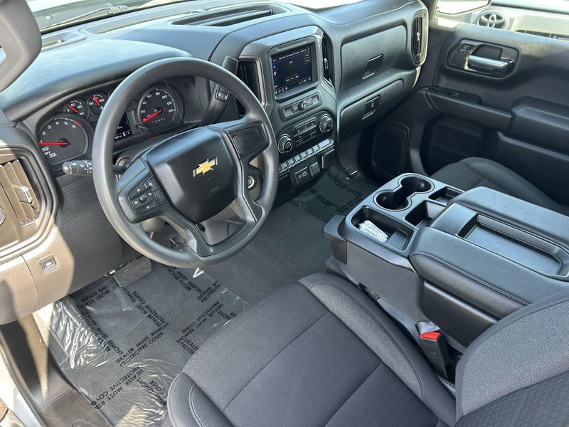 Used 2025 Chevrolet Silverado 1500 CustomImage 15