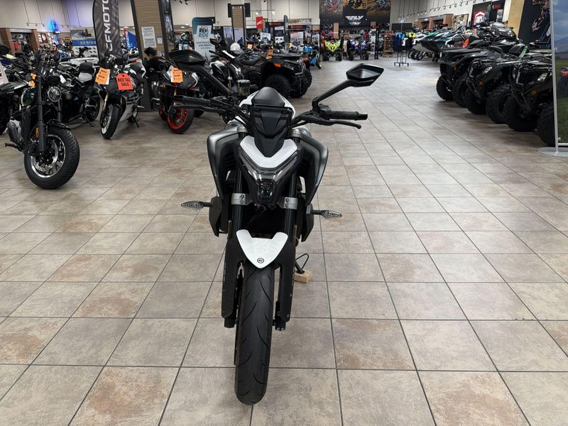 Used 2024 CFMOTO 450NK Image 12