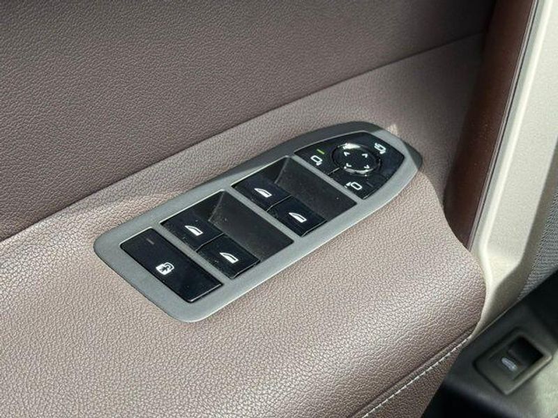 Used 2023 BMW iX xDrive50Image 17