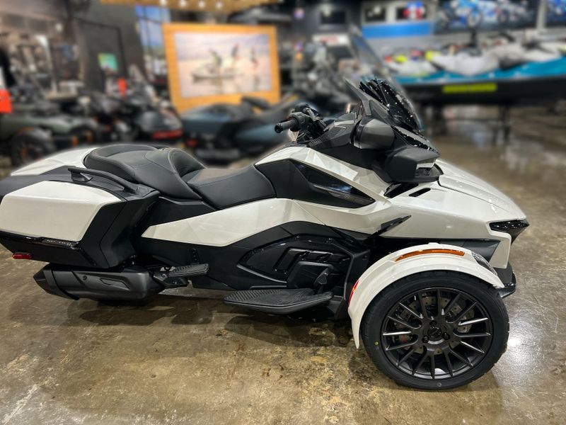 New 2026 Can-Am SPYDER RT (SE6) Image 11