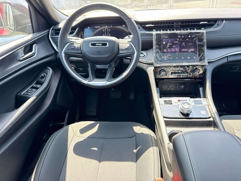New 2026 Jeep Grand Cherokee L Laredo X 4x2