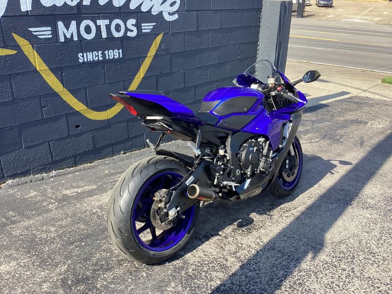 Used 2023 Yamaha YZF R1 
