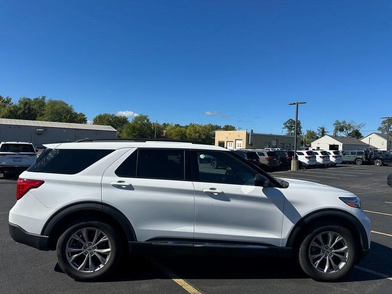 2020 Ford Explorer XLT photo 11