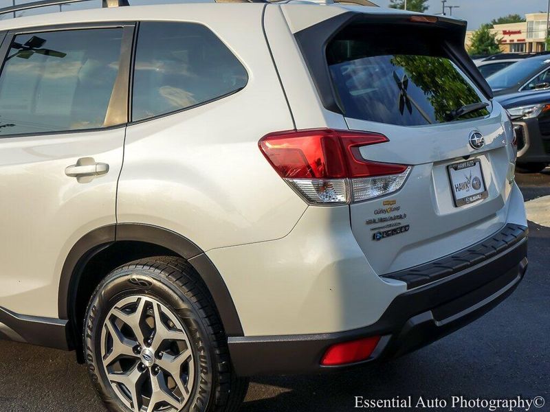 2021 Subaru Forester Premium photo 6