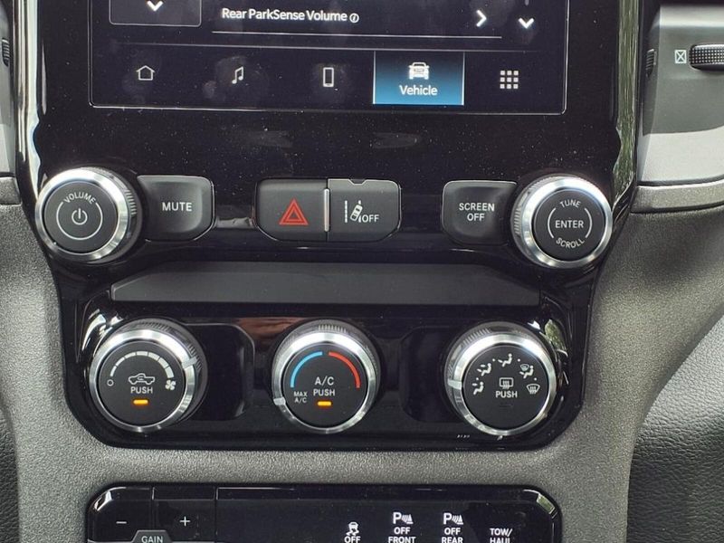 2025 Ram 1500 Tradesman photo 10