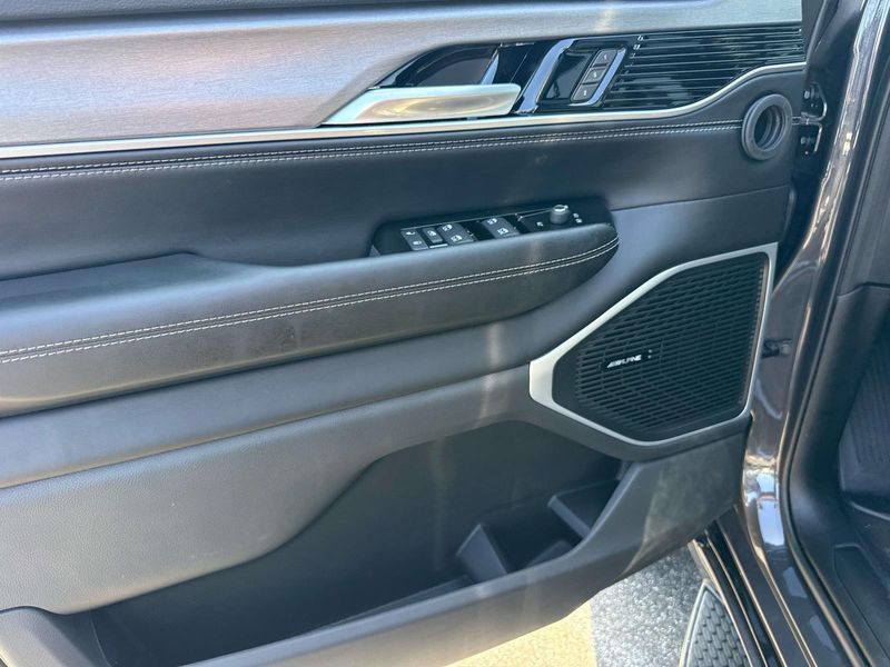 2026 Jeep Grand Wagoneer Upland 4x4