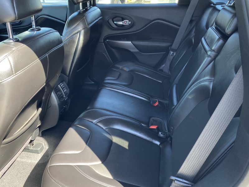 Used 2019 Jeep Cherokee Latitude PlusImage 13