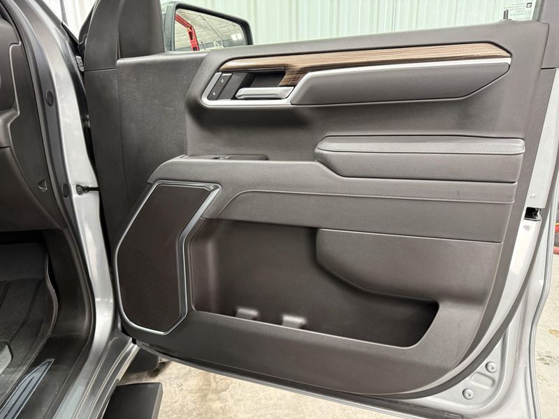 Used 2025 Chevrolet Silverado 1500 LTImage 8