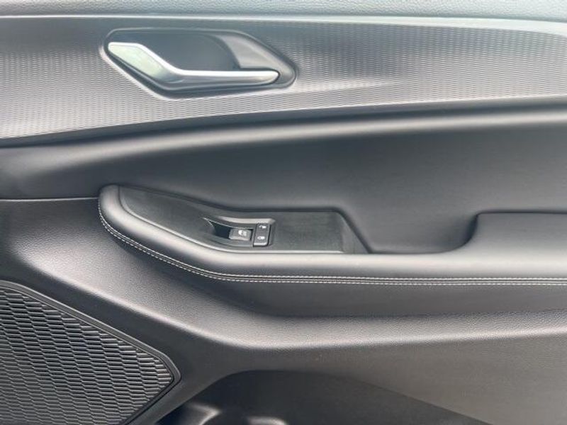 2025 Jeep Grand Cherokee L Altitude X 4x4Image 31