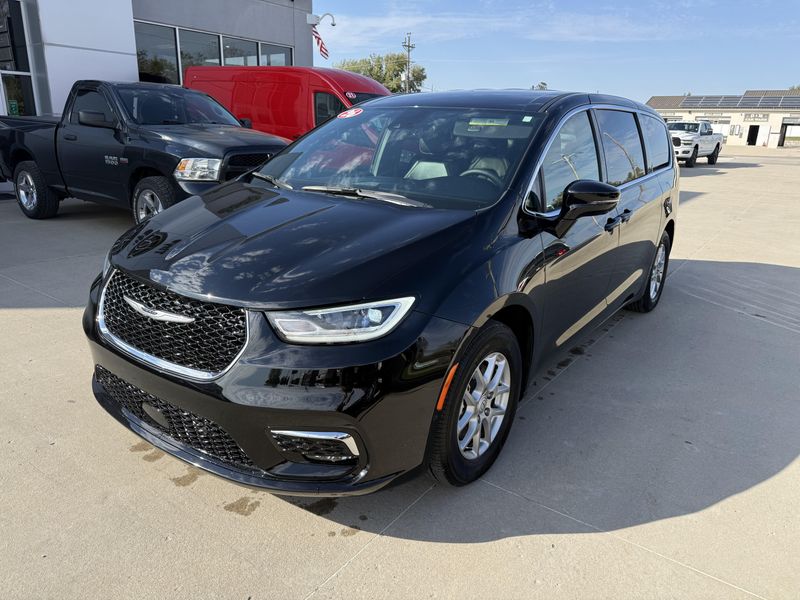 Used 2026 Chrysler Pacifica SelectImage 31