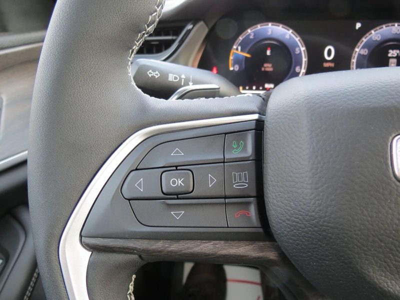 New 2026 Jeep Grand Cherokee Limited 4x4Image 12