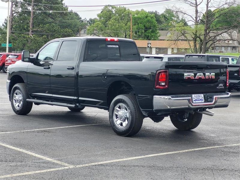 2025 RAM 2500 Tradesman Crew Cab 4x4 8