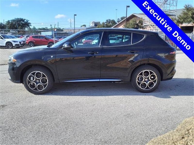 2024 Alfa Romeo Tonale Ti in a Alfa Black exterior color and Tan/Blackinterior. Northside Imports Houston 281-475-4549 northsideimportshouston.com 