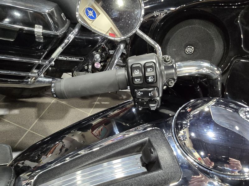 USED 2023 HARLEY ELECTRA GLIDE ULTRA LIMITED Image 10