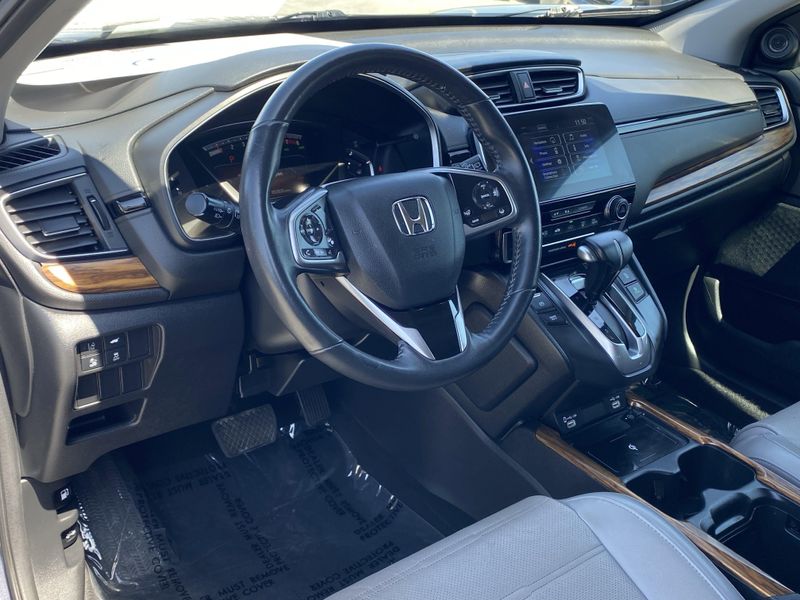 2022 Honda CR-V TouringImage 17